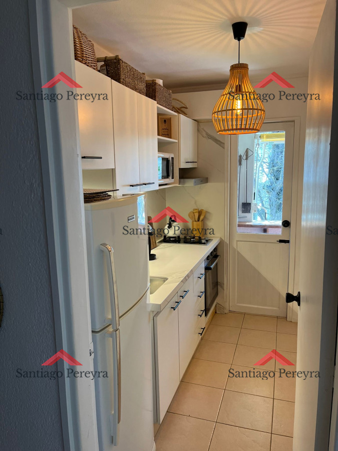 Apartamento ID.15881 - Vende apartamento de 1 dormitorio con parrillero, Punta del Este