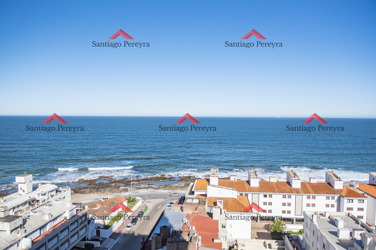 Apartamento ID.17104 - Departamento de 1 dormitorio y medio en venta en Peninsula, vista al mar. 