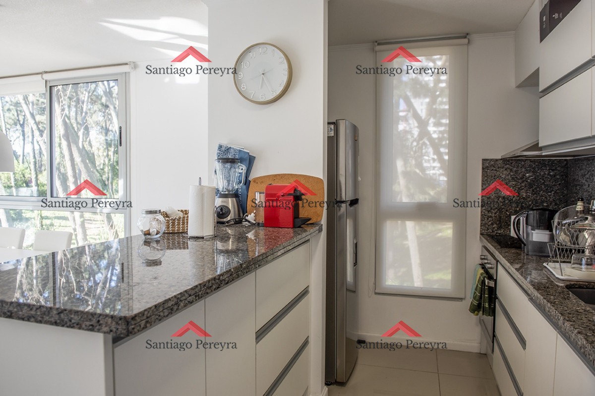 Apartamento ID.15268 - Apartamento en venta en Avenue Roosevelt, 2 dormitorios, bajos gastos comunes 