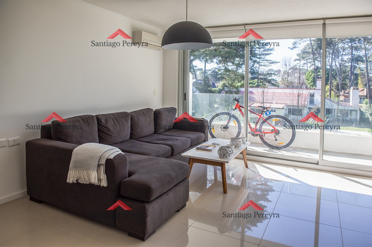 Apartamento ID.15268 - Apartamento en venta en Avenue Roosevelt, 2 dormitorios, bajos gastos comunes 
