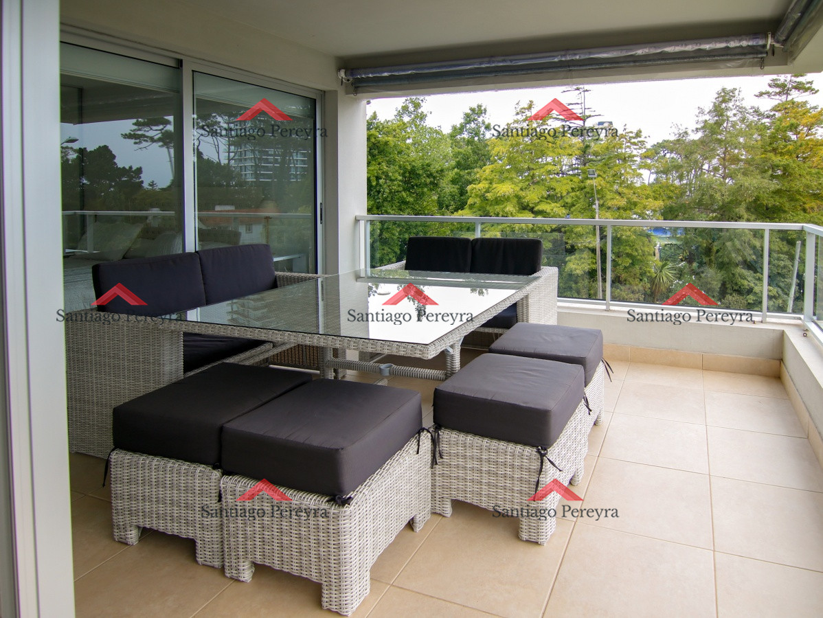 Apartamento ID.17053 - PH en playa mansa , departamento en Edificio Monet de 2 dormitorios, Punta Del Este