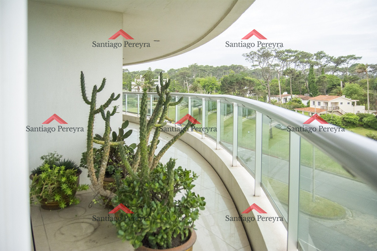 Apartamento ID.7986 - Hermoso Departamento en venta, en la zona de playa Mansa