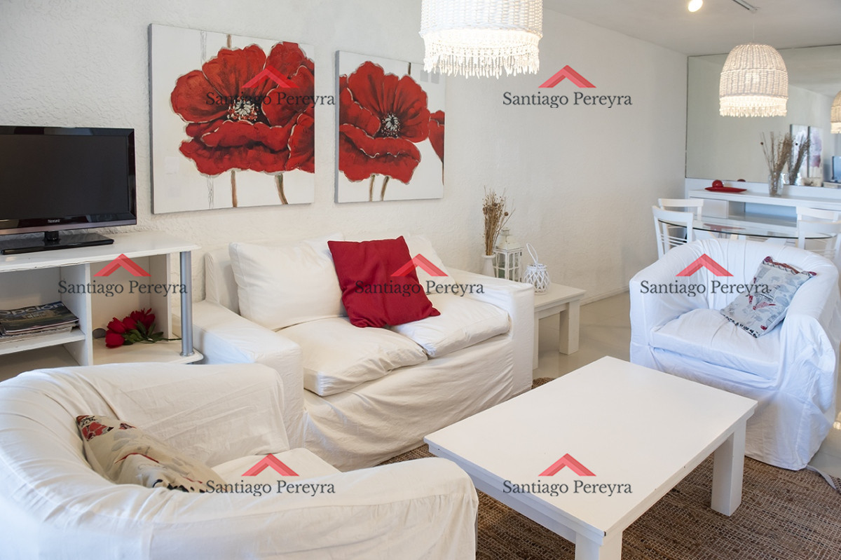 Apartamento ID.15803 - Apartamento en Venta de 2 dormitorios en Edificio Panorama , Punta del este 