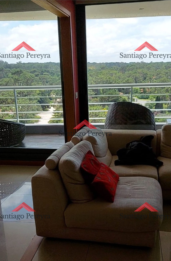Apartamento ID.15595 - Se vende espectacular departamento, de 2 dormitorios, Balcon con vista, en Roosevelt.