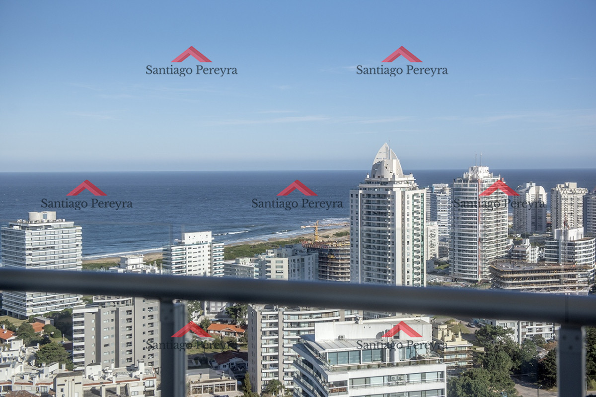 Apartamento ID.16241 - Vende departamento de 3 suites en Punta del Este.