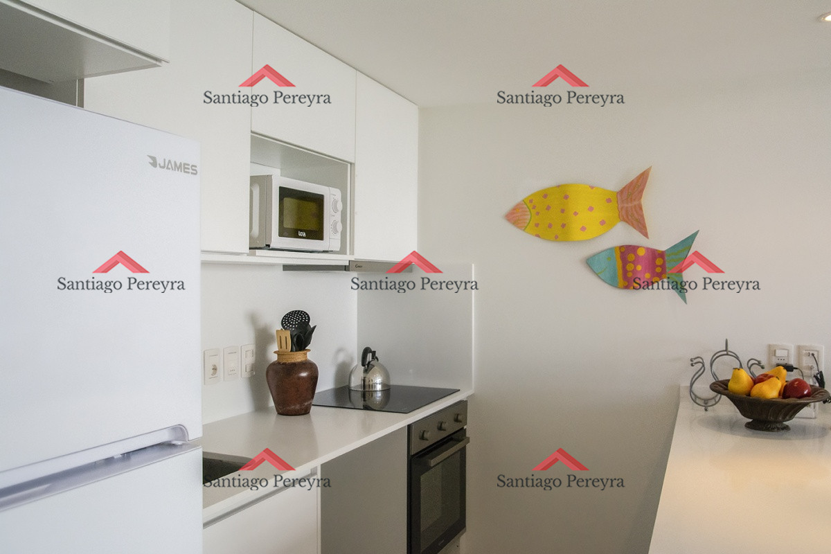 Apartamento ID.12946 - Frente al mar, en excelente ubicación frente a Enjoy, a 50 metros caminando de Playa Mansa. 1 dormitorios con excelente equipamiento.