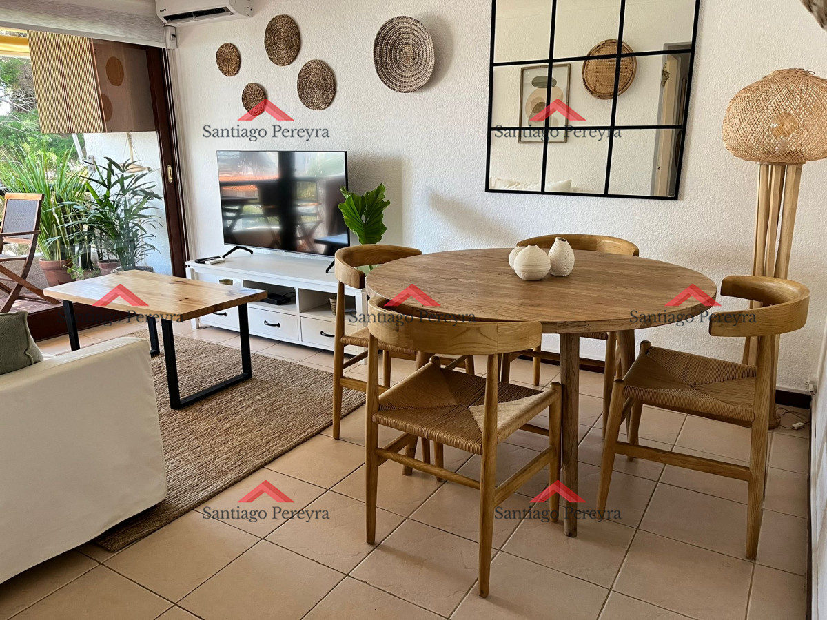 Apartamento ID.15881 - Vende apartamento de 1 dormitorio con parrillero, Punta del Este