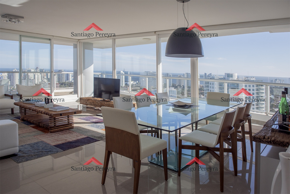 Apartamento ID.16241 - Vende departamento de 3 suites en Punta del Este.