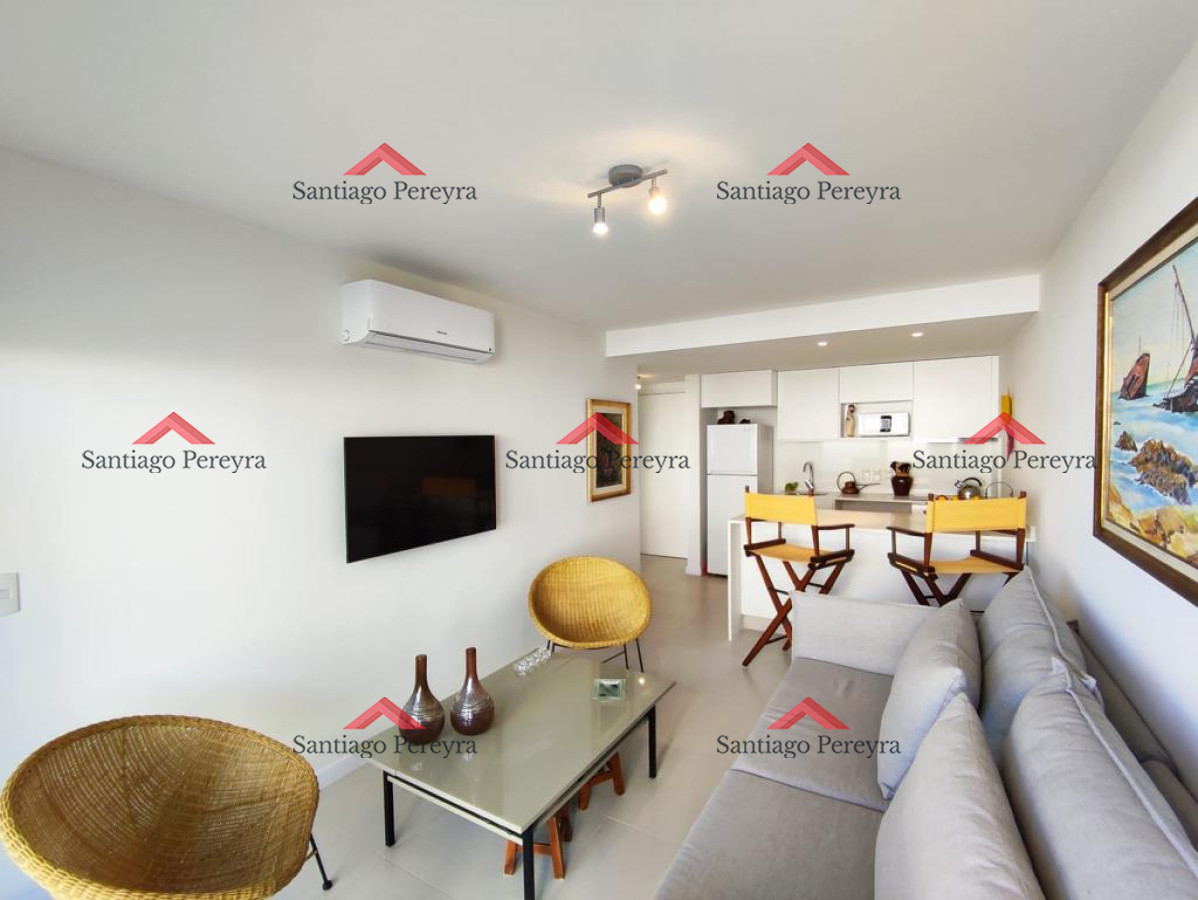 Apartamento ID.12946 - Frente al mar, en excelente ubicación frente a Enjoy, a 50 metros caminando de Playa Mansa. 1 dormitorios con excelente equipamiento.