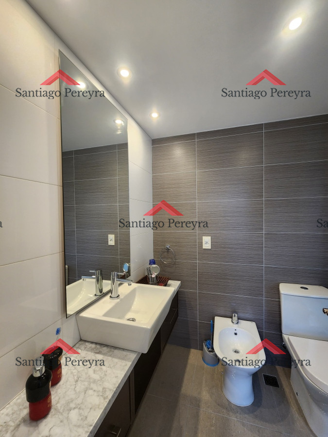 Apartamento ID.16240 - Departamento de 3 dormitorios + dependencia en venta en Torre One, Punta del Este.