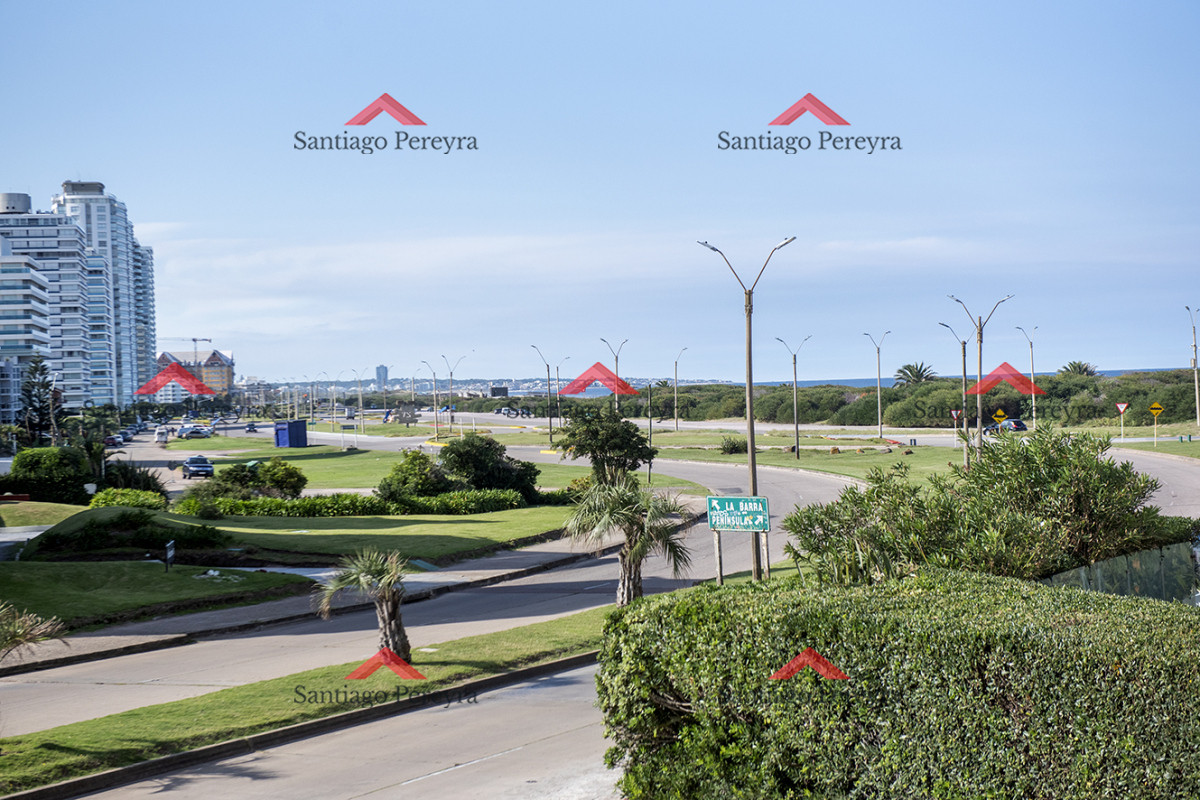 Apartamento ID.16562 - Vende departamento de 3 dormitorios en Ocean Tower, Punta del Este 