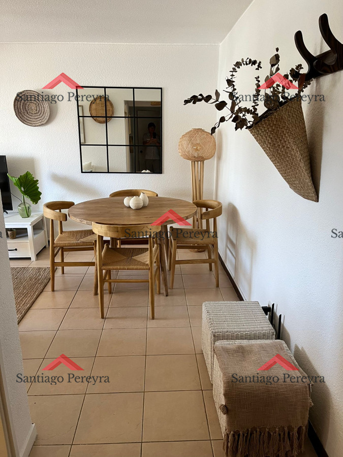 Apartamento ID.15881 - Vende apartamento de 1 dormitorio con parrillero, Punta del Este