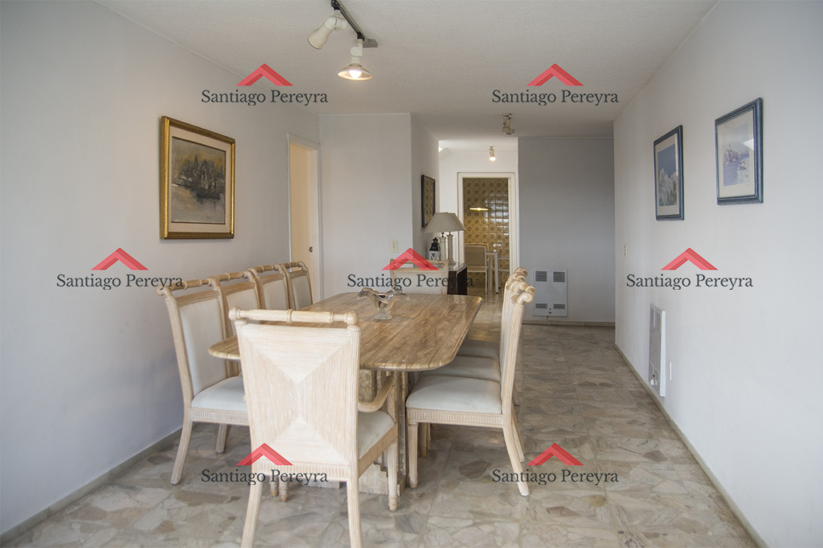 Apartamento ID.14359 - Se vende Hermoso Penthouse frente al mar de 3 dormitorios con barbacoa, Playa Mansa, Punta del Este