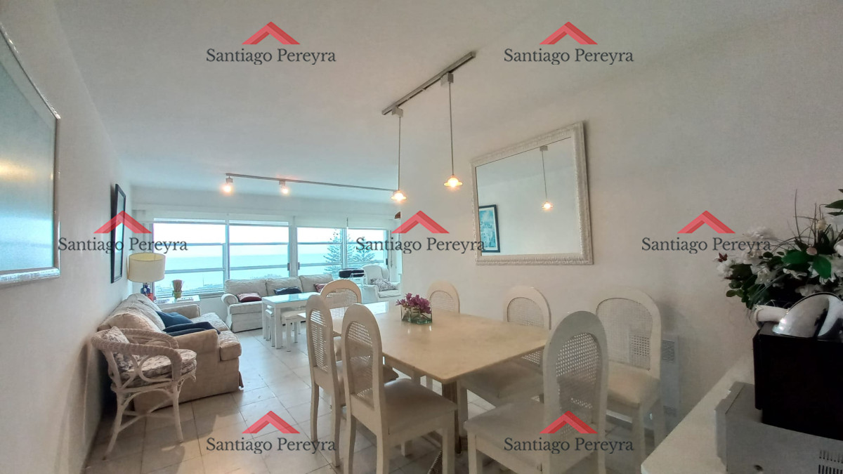 Apartamento ID.17026 - Departamento de 3 dormitorios + dependencia en venta, Playa Mansa. Torre Jefferson,.