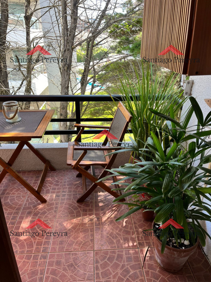 Apartamento ID.15881 - Vende apartamento de 1 dormitorio con parrillero, Punta del Este