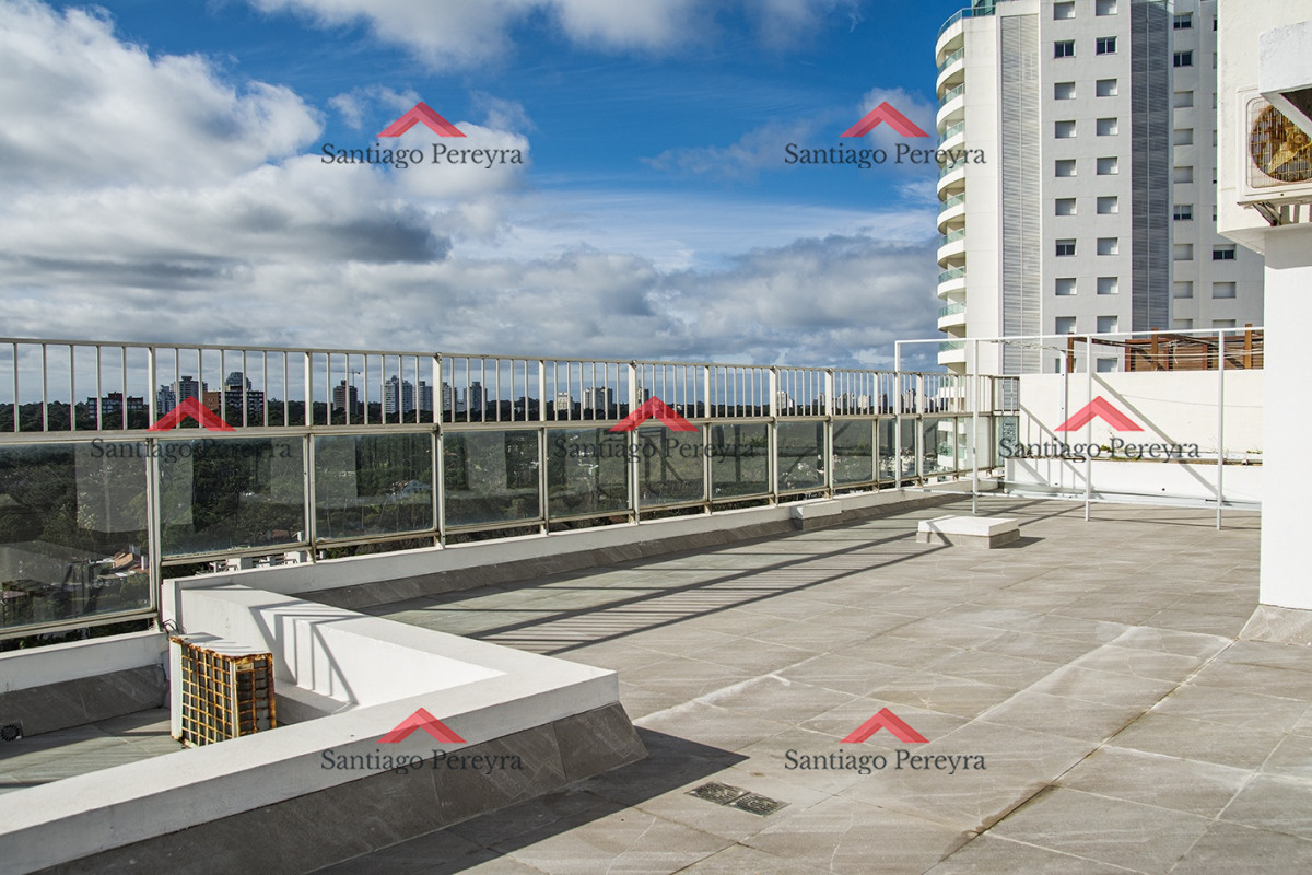 Apartamento ID.14359 - Se vende Hermoso Penthouse frente al mar de 3 dormitorios con barbacoa, Playa Mansa, Punta del Este