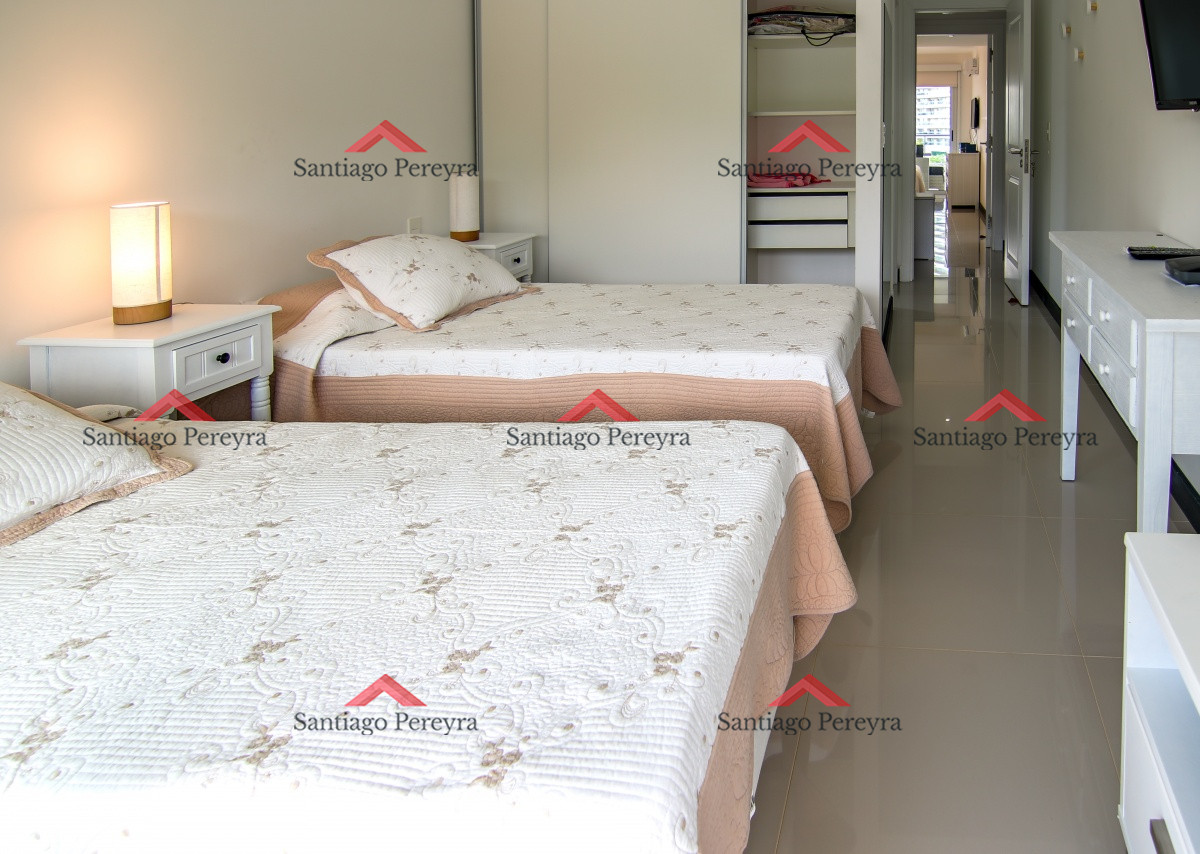 Apartamento ID.17053 - PH en playa mansa , departamento en Edificio Monet de 2 dormitorios, Punta Del Este