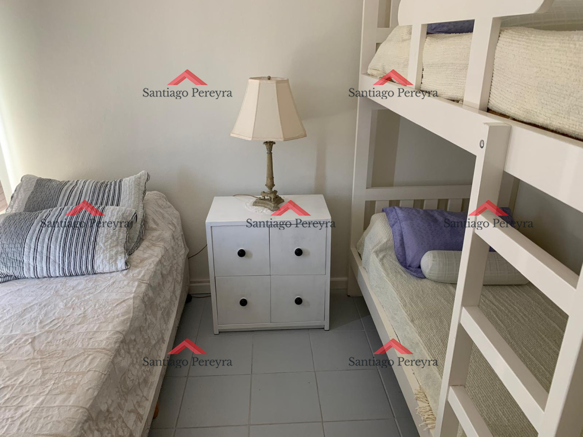 Apartamento ID.13148 - Venta Apartamento de 2 dormitorios en Pinares, Punta del Este. Frente al mar!