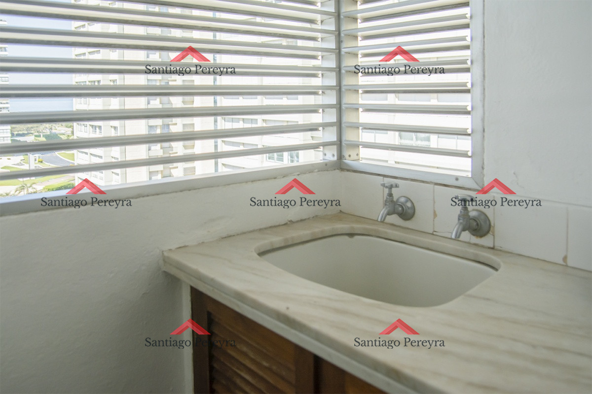 Apartamento ID.15238 - Apartamento en venta, Torre Fragata con hermosa vista al mar.