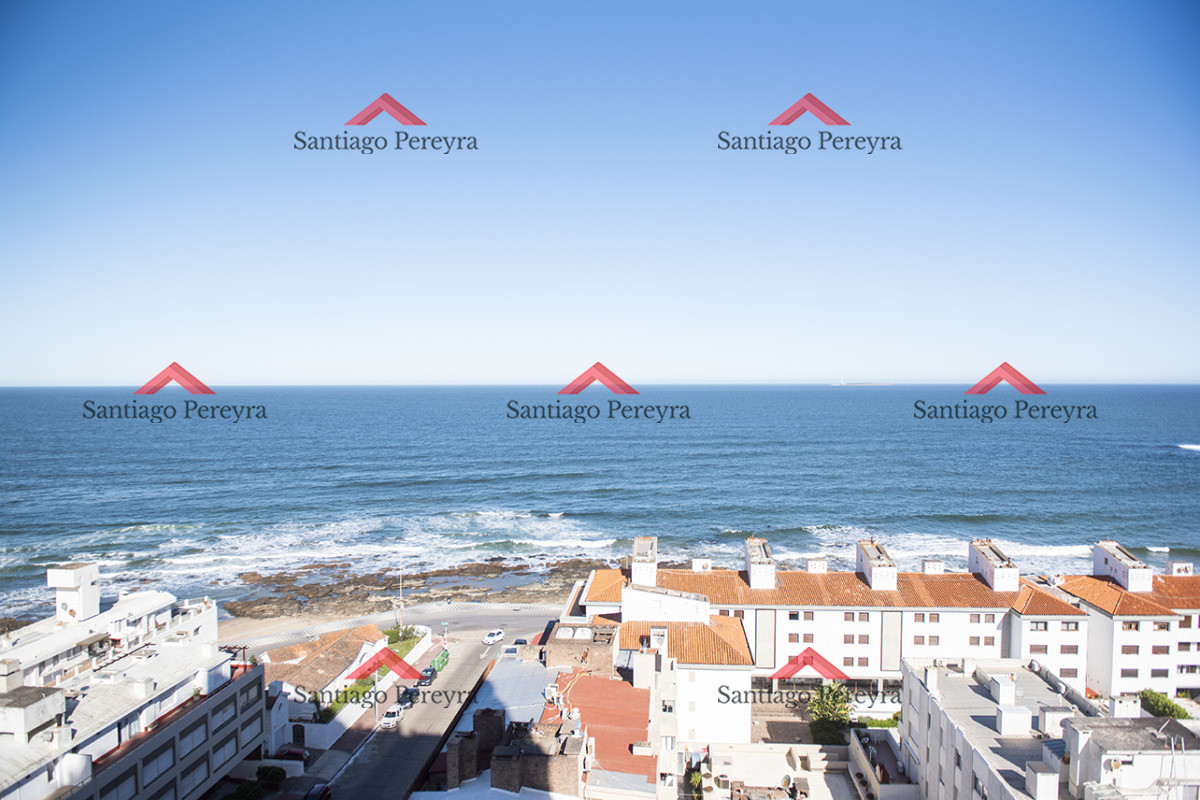 Apartamento ID.17104 - Departamento de 1 dormitorio y medio en venta en Peninsula, vista al mar. 