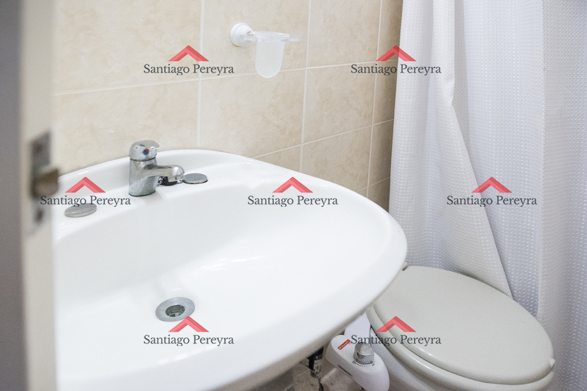 Apartamento ID.17104 - Departamento de 1 dormitorio y medio en venta en Peninsula, vista al mar. 