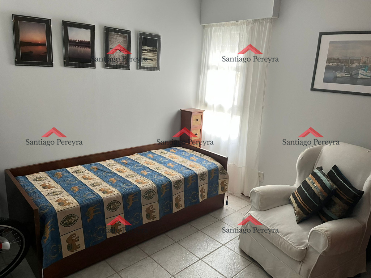 Apartamento ID.15084 - Apartamento de 2 dormitorios con vista frente al mar en edificio Samambai, Playa Mansa , Punta del ese 