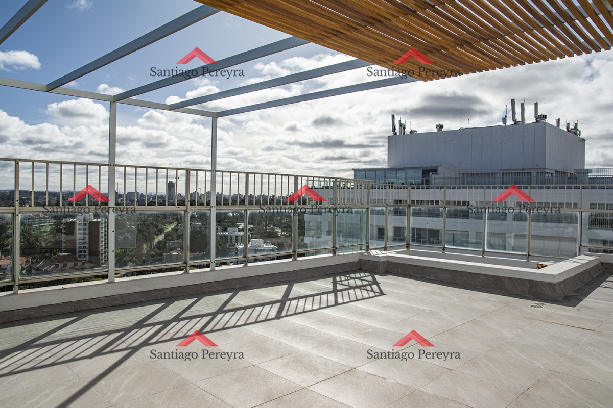 Apartamento ID.14359 - Se vende Hermoso Penthouse frente al mar de 3 dormitorios con barbacoa, Playa Mansa, Punta del Este