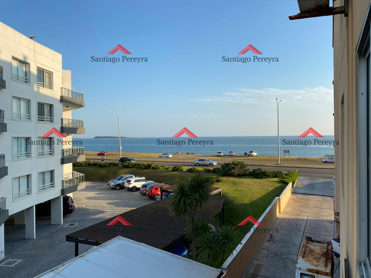 Apartamento ID.13148 - Venta Apartamento de 2 dormitorios en Pinares, Punta del Este. Frente al mar!