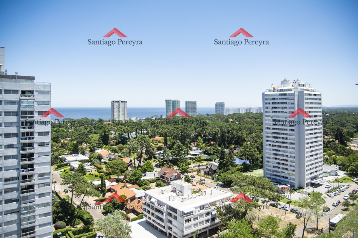 Apartamento ID.16867 - Vende apto de 2 dormitorios con vista al mar en Punta del este