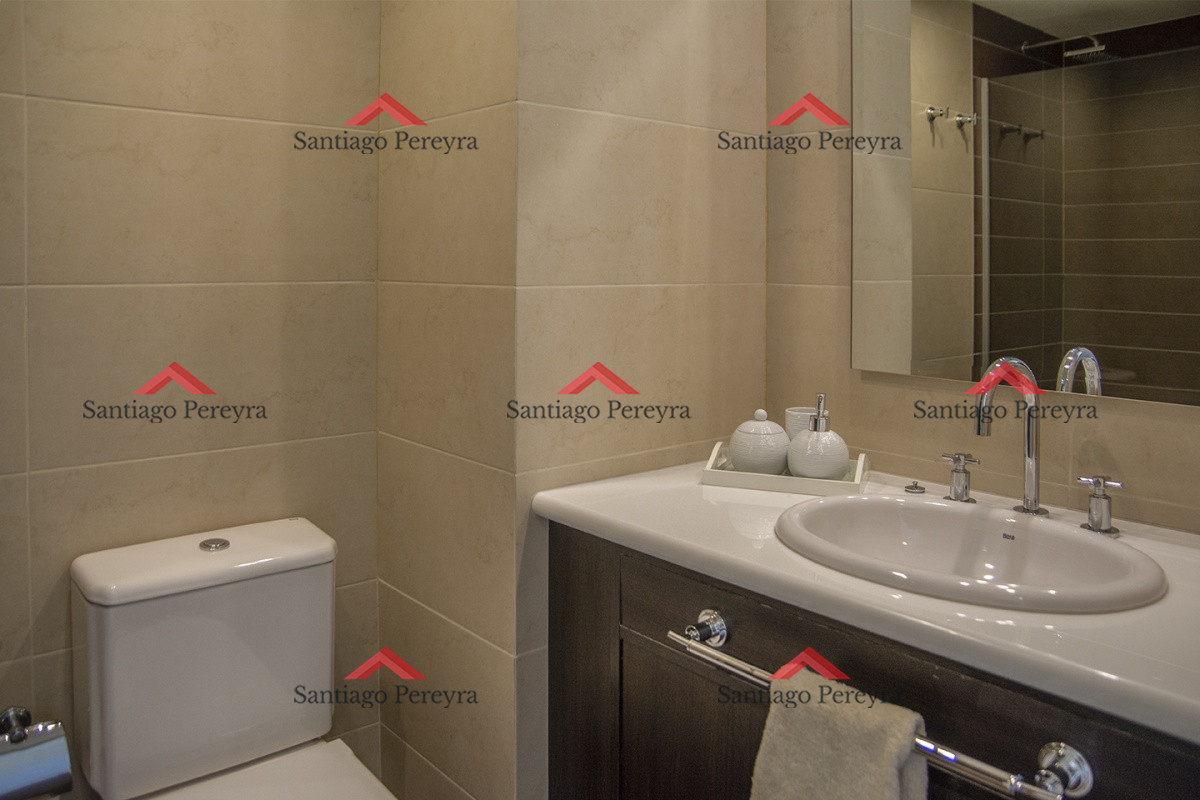 Apartamento ID.14060 - Vende apartamento de 3 dormitorios en Torre Imperiale I, Frente al mar, Punta del Este 