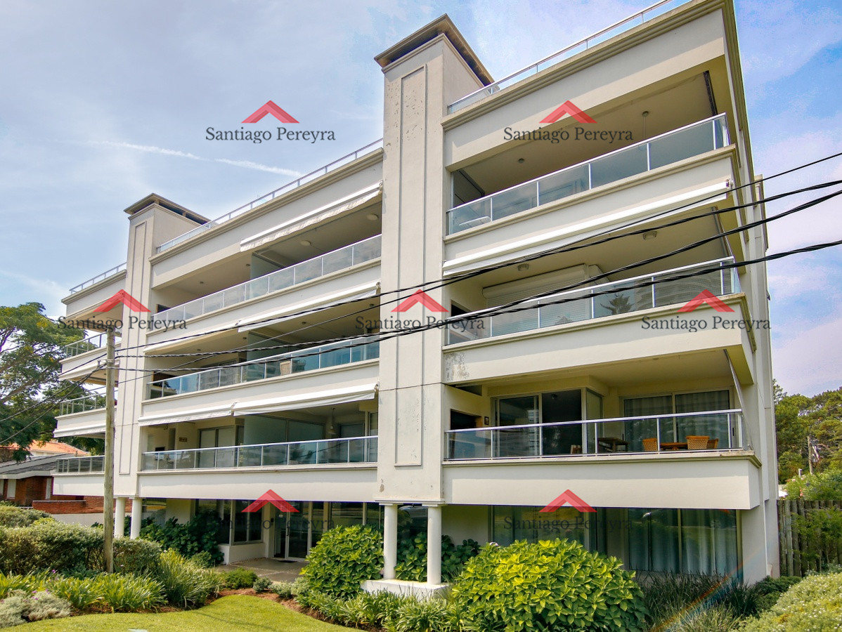 Apartamento ID.17053 - PH en playa mansa , departamento en Edificio Monet de 2 dormitorios, Punta Del Este