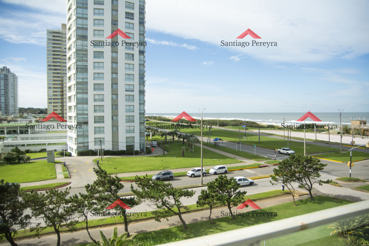 Apartamento ID.16428 - Vende apartamento de 3 dormitorios en Tiburon , Punta del Este