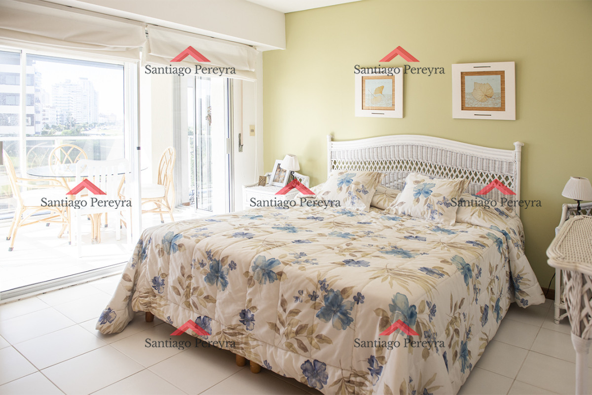 Apartamento ID.16562 - Vende departamento de 3 dormitorios en Ocean Tower, Punta del Este 