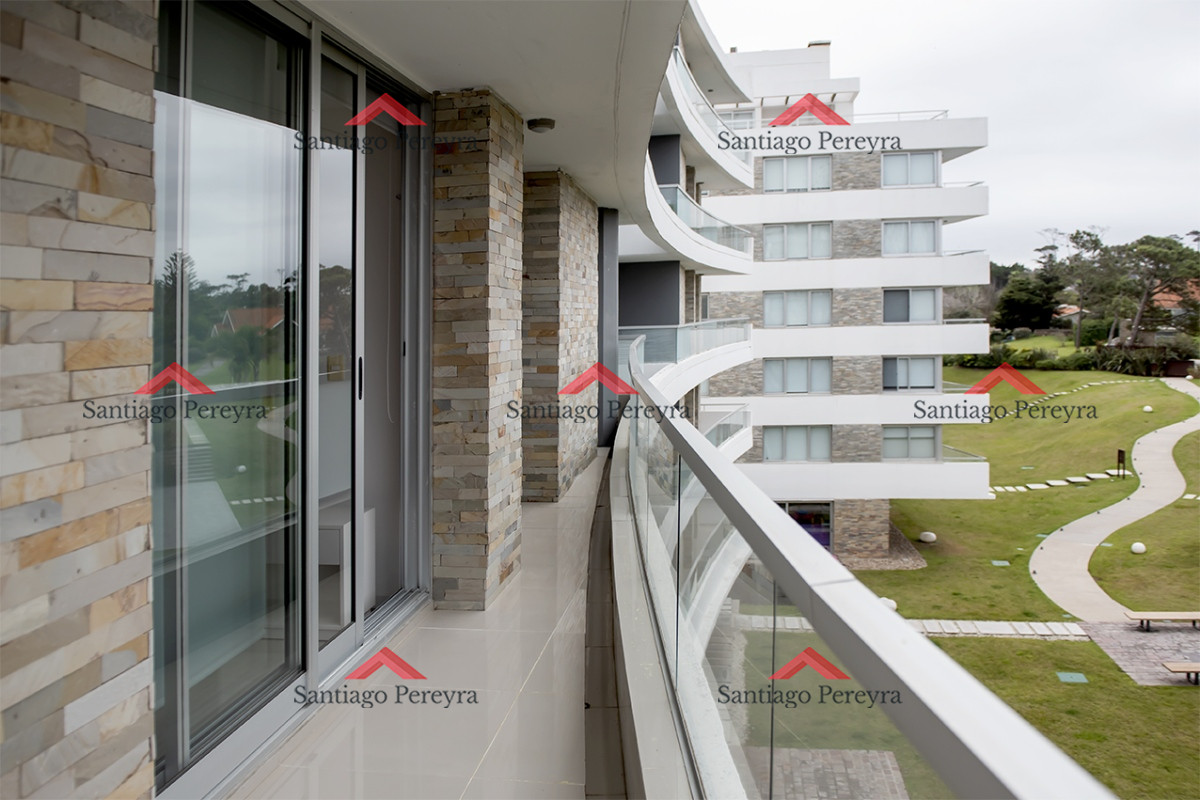 Apartamento ID.15910 - Departamento de 3 dormitorios en venta. Gran Oportunidad en Playa Mansa.