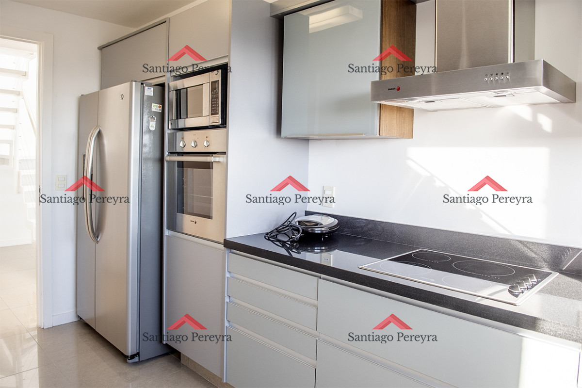 Apartamento ID.16241 - Vende departamento de 3 suites en Punta del Este.