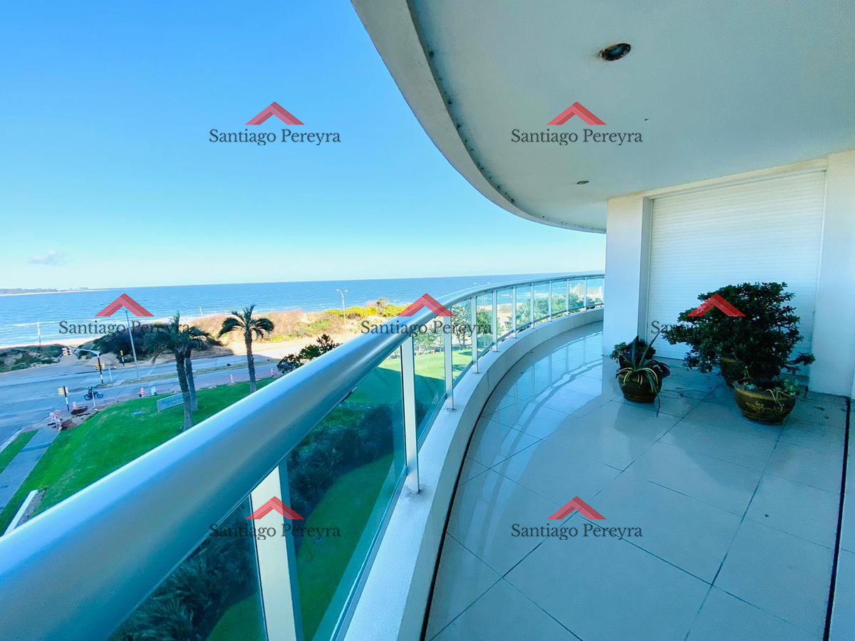 Apartamento ID.7986 - Hermoso Departamento en venta, en la zona de playa Mansa
