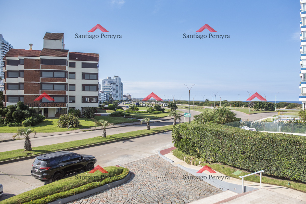 Apartamento ID.16562 - Vende departamento de 3 dormitorios en Ocean Tower, Punta del Este 