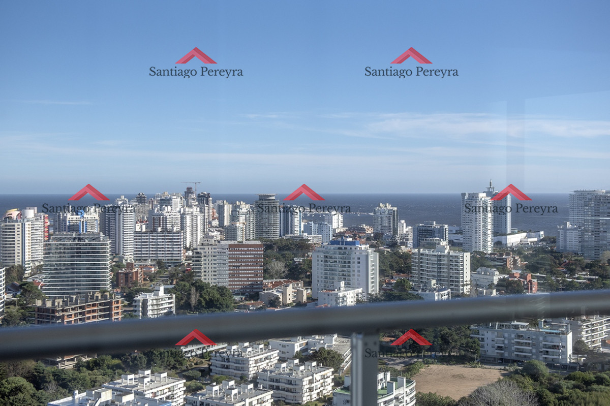 Apartamento ID.16241 - Vende departamento de 3 suites en Punta del Este.