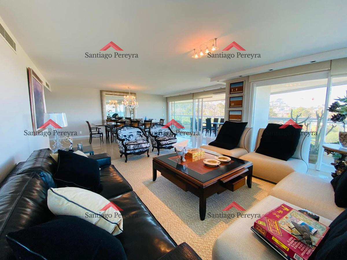 Apartamento ID.7986 - Hermoso Departamento en venta, en la zona de playa Mansa