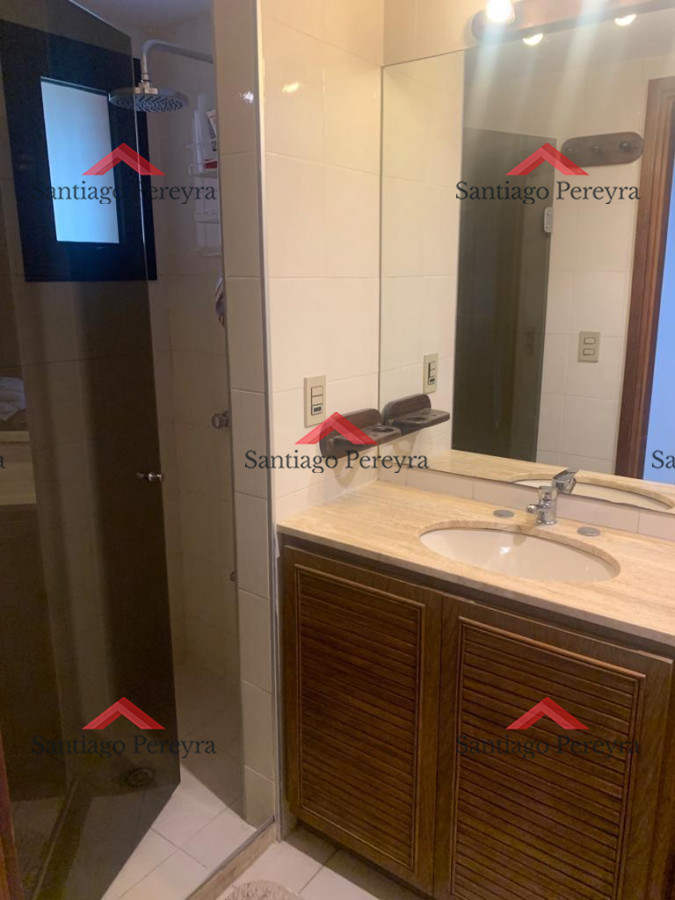 Apartamento ID.14449 - Apartamento de 3 dormitorios, con parrillero y estufa, cerca del mar, Punta del Este