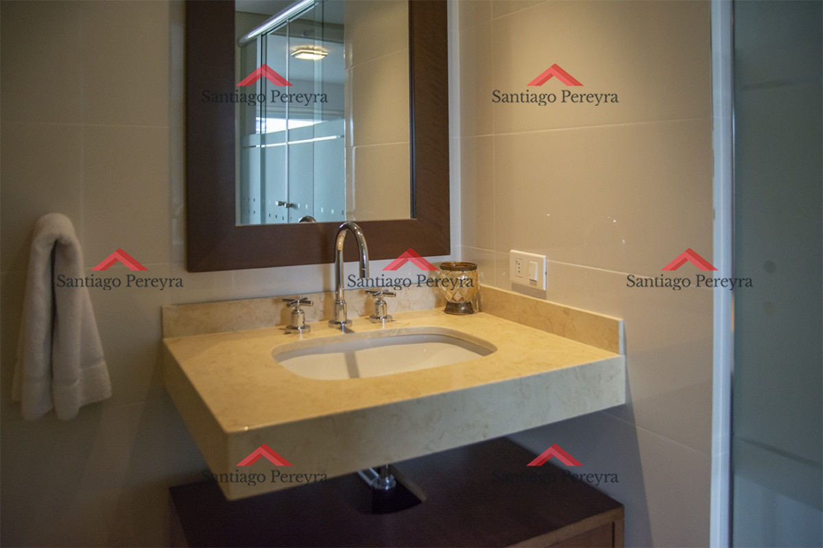 Apartamento ID.7986 - Hermoso Departamento en venta, en la zona de playa Mansa