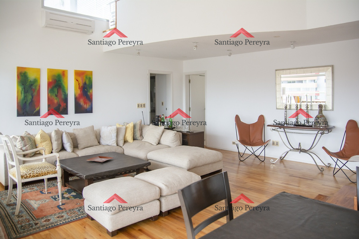 Apartamento ID.16561 - Espectacular Penthouse en venta a pasos del mar. 3 dormitorios + dependencia. Playa Brava.