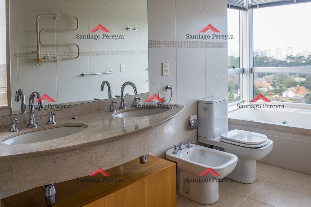 Apartamento ID.14767 - Sea and Forest 3 dormitorios en venta a pasos del mar, playa mansa 