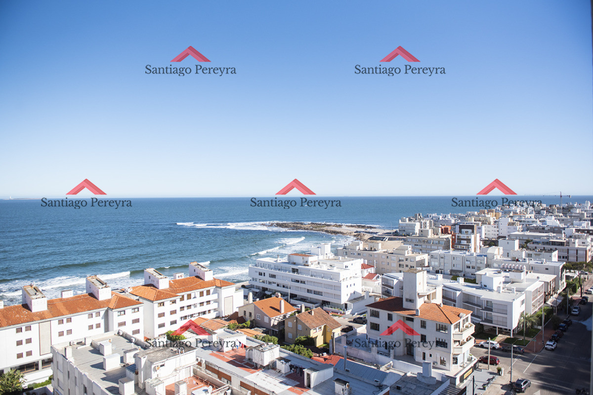 Apartamento ID.17104 - Departamento de 1 dormitorio y medio en venta en Peninsula, vista al mar. 
