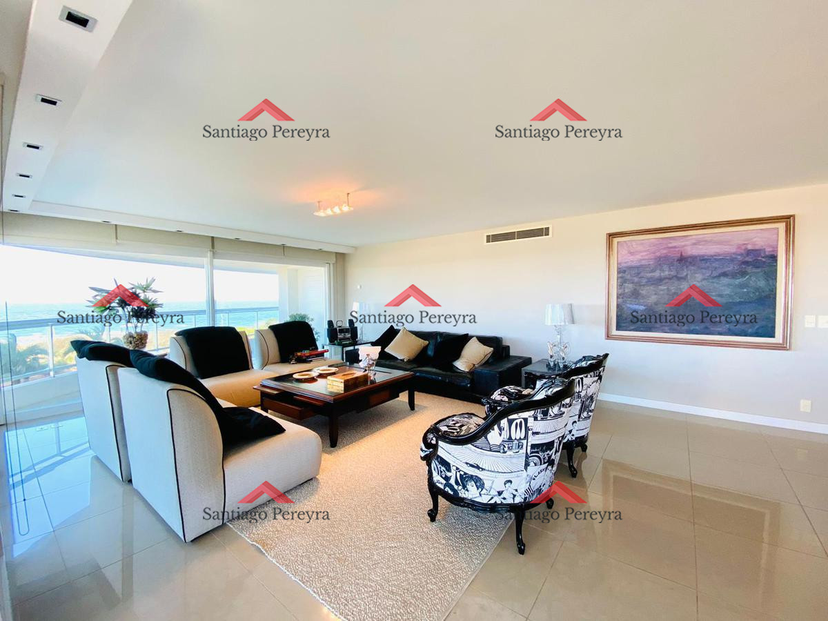 Apartamento ID.7986 - Hermoso Departamento en venta, en la zona de playa Mansa
