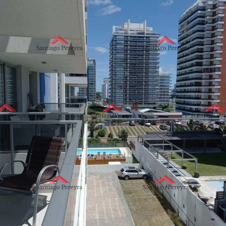 Apartamento ID.15490 - Vende apartamento de 2 dormitorios y medio, Punta del Este 
