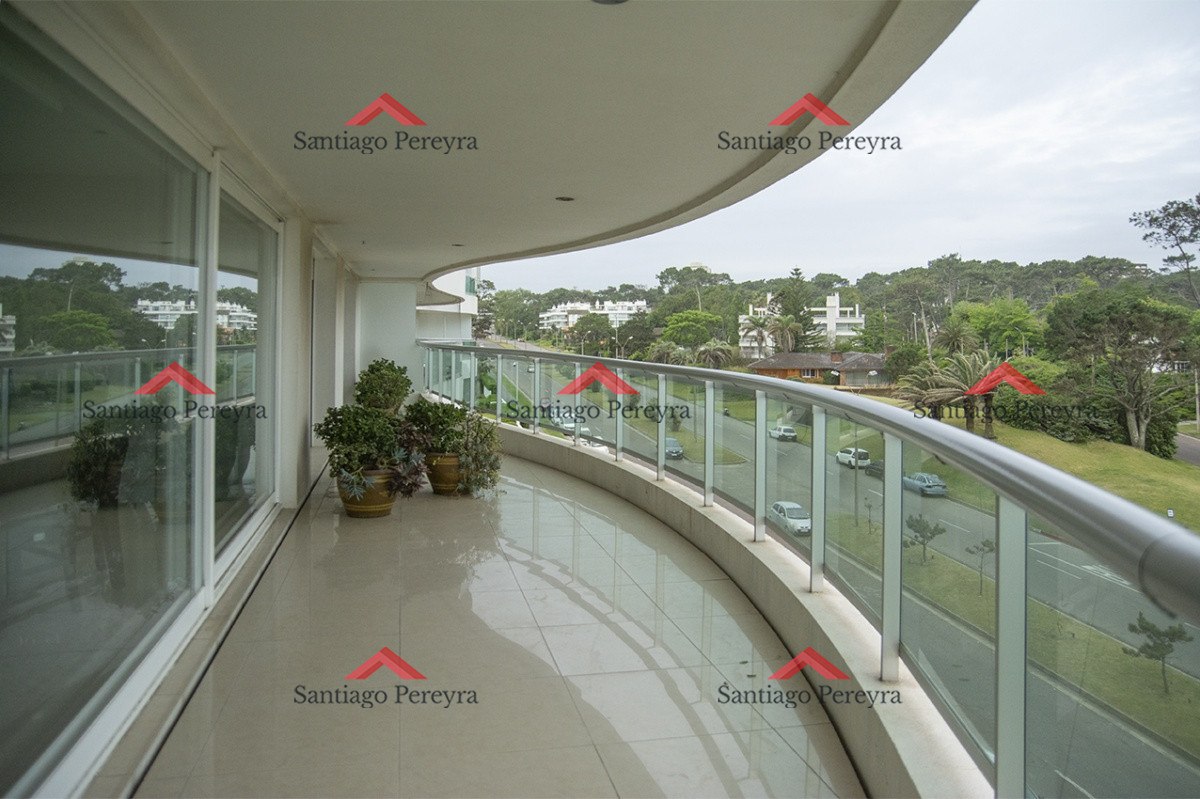 Apartamento ID.7986 - Hermoso Departamento en venta, en la zona de playa Mansa