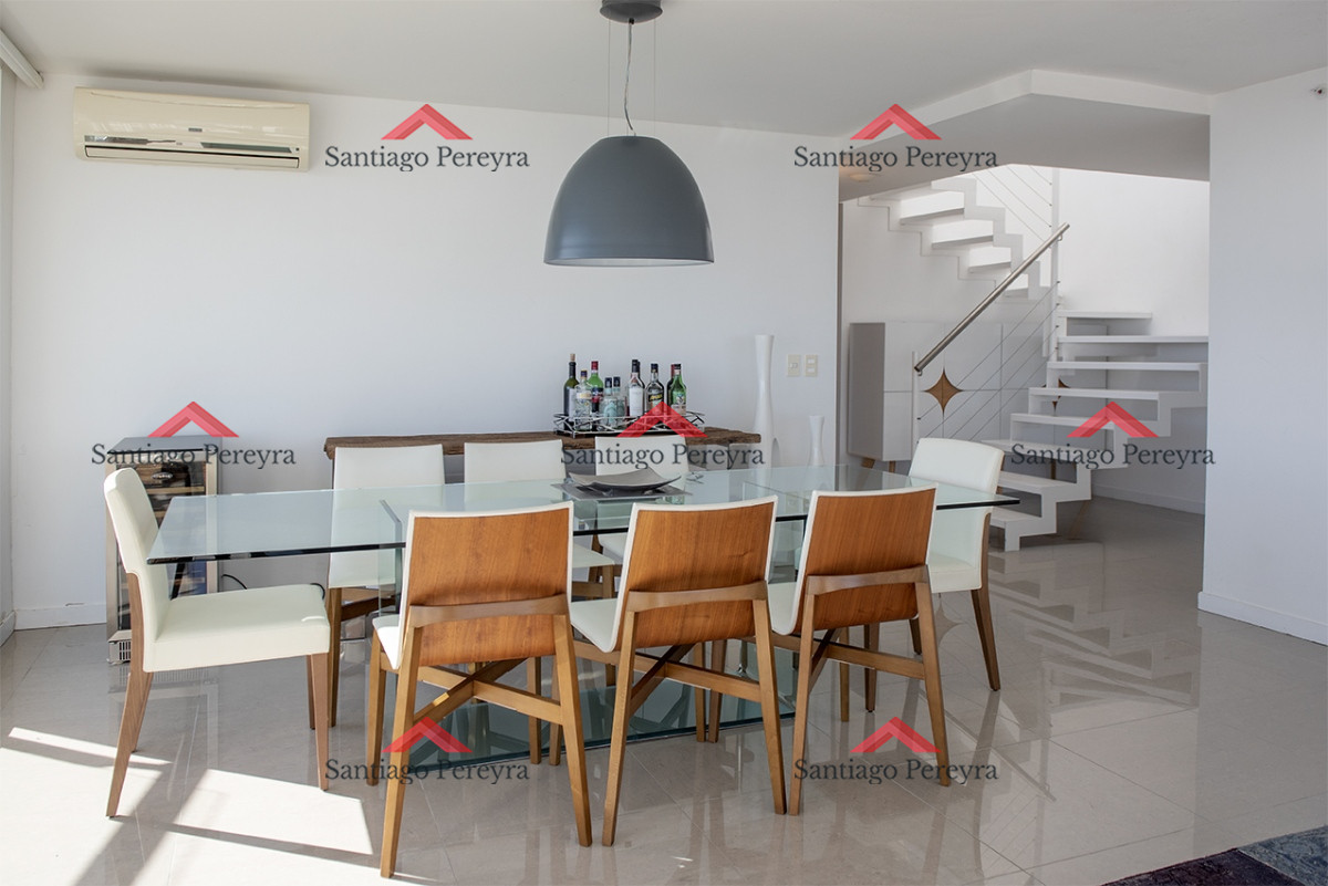Apartamento ID.16241 - Vende departamento de 3 suites en Punta del Este.