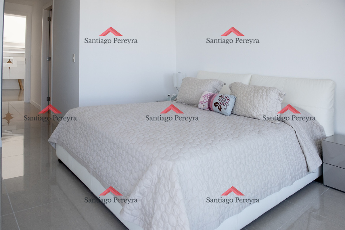 Apartamento ID.16241 - Vende departamento de 3 suites en Punta del Este.