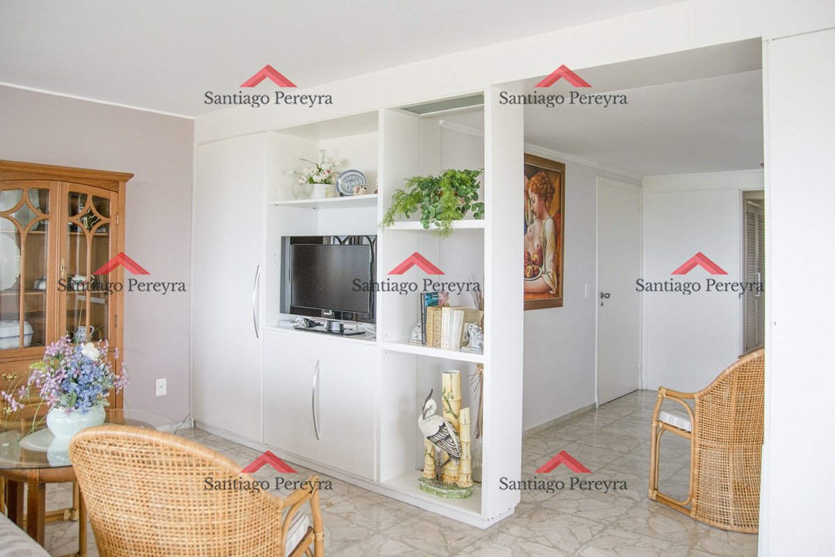 Apartamento ID.8236 - Amplia planta en primera línea al mar